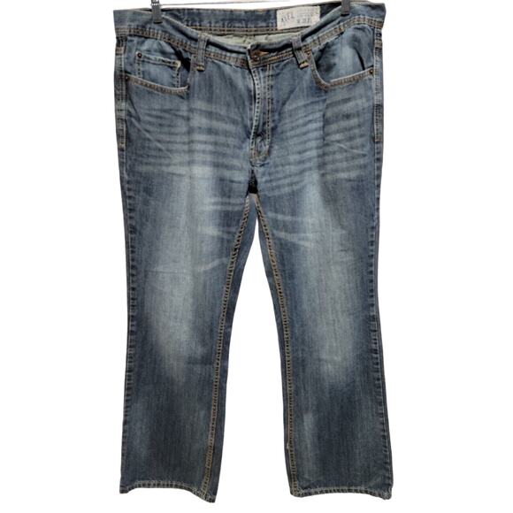 T.K. Axel Slim Straight Mens Size 38 x 32 Griswold Blue Jeans Thick Stitching - Picture 1 of 10